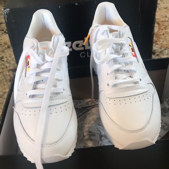 STYLISH, UNIQUE REEBOKS 🔥 - Picture 2 of 6